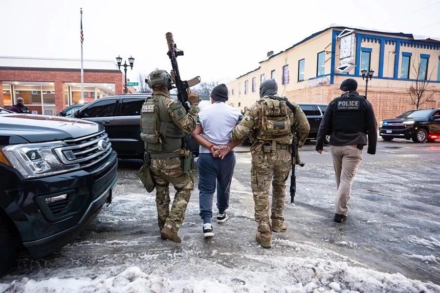 Muere una mujer por disparos de agentes migratorios de EE.UU. en Minnesota | 2 | Muere una mujer por disparos de agentes migratorios de EE.UU. en Minnesota - Noticias de hoy en República Dominicana | De Último Minuto