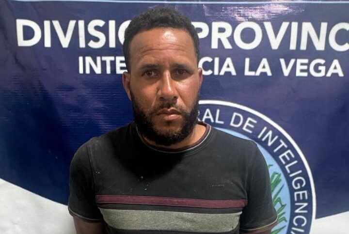 DINTEL apresa hombre requerido por presunto robo de identidad y estafa en La Vega | 2 | DINTEL apresa hombre requerido por presunto robo de identidad y estafa en La Vega - Noticias de hoy en República Dominicana | De Último Minuto