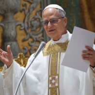El papa recibió a familiares de jóvenes italianos muertos en el incendio de Crans Montana