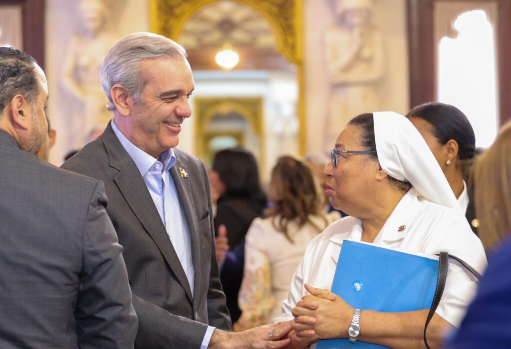 Gobierno anuncia expansión de línea 811 de salud mental, gratuita y confidencial | 3 | Gobierno anuncia expansión de línea 811 de salud mental, gratuita y confidencial - Noticias de hoy en República Dominicana | De Último Minuto