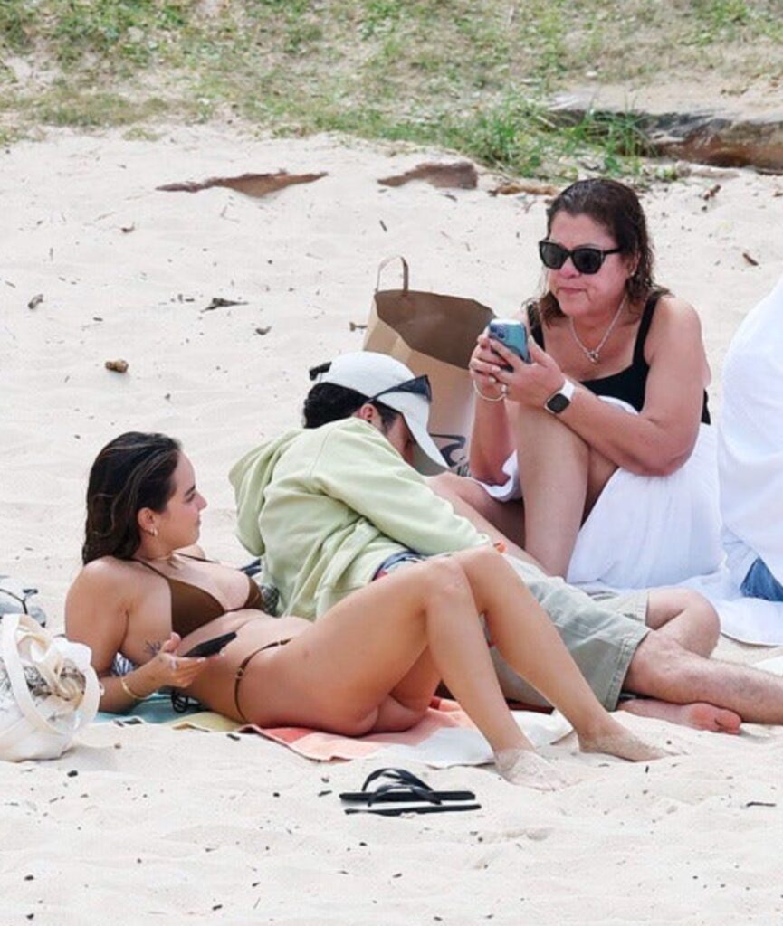 Bad Bunny y su expareja Gabriela encienden rumores de reconciliación al ser vistos en la playa - Noticias de hoy en República Dominicana | De Último Minuto