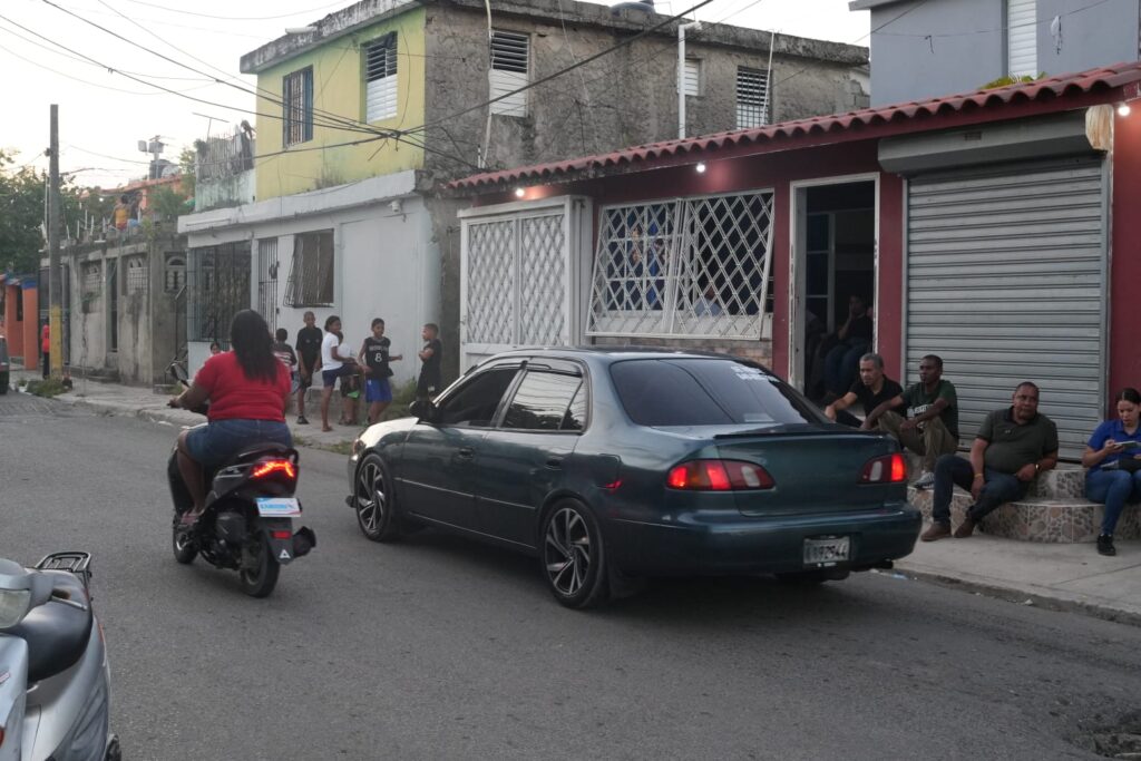 Piden justicia por asesinato de joven atacado a machetazos en El Almirante | 3 | Piden justicia por asesinato de joven atacado a machetazos en El Almirante - Noticias de hoy en República Dominicana | De Último Minuto