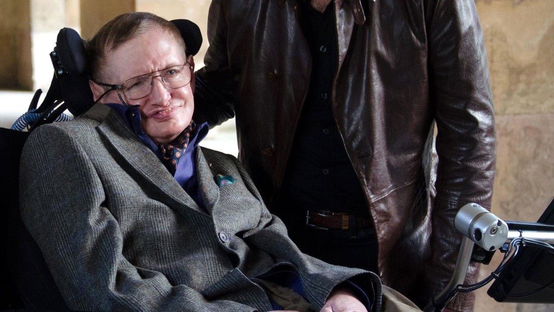Familia de Stephen Hawking rompe el silencio sobre su foto con mujeres en bikini - Noticias de hoy en República Dominicana | De Último Minuto
