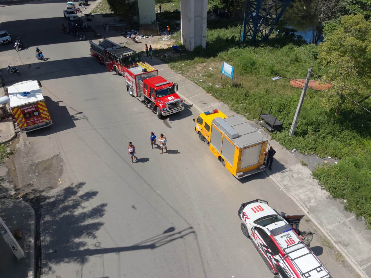 Sistema 911 coordina asistencia ante accidente de tránsito múltiple en el puente Jacinto Peynado