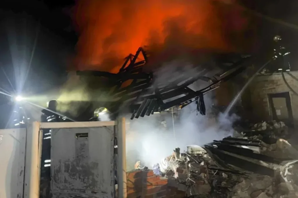 Ataque con drones rusos mata a tres niños pequeños ucranianos y a su padre | 3 | Ataque con drones rusos mata a tres niños pequeños ucranianos y a su padre - Noticias de hoy en República Dominicana | De Último Minuto