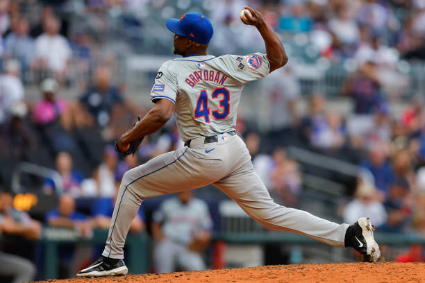 Gigantes del Cibao firman nuevamente al relevista Huáscar Brazobán para la próxima temporada