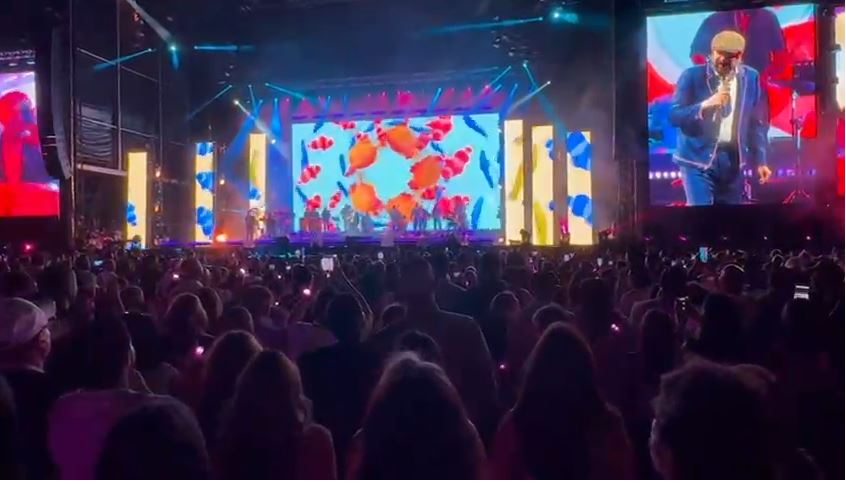 Juan Luis Guerra inicia primer concierto a casa llena en Santiago