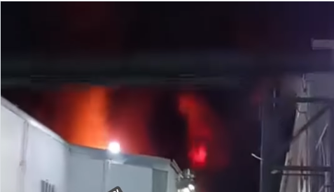Voraz incendio consume instalaciones de una fábrica de plásticos | 4 | Voraz incendio consume instalaciones de una fábrica de plásticos - Noticias de hoy en República Dominicana | De Último Minuto