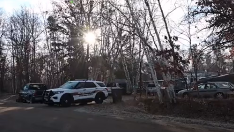 Asesina a un vecino, secuestró a su pareja embarazada e incendió la casa | 2 | Asesina a un vecino, secuestró a su pareja embarazada e incendió la casa - Noticias de hoy en República Dominicana | De Último Minuto