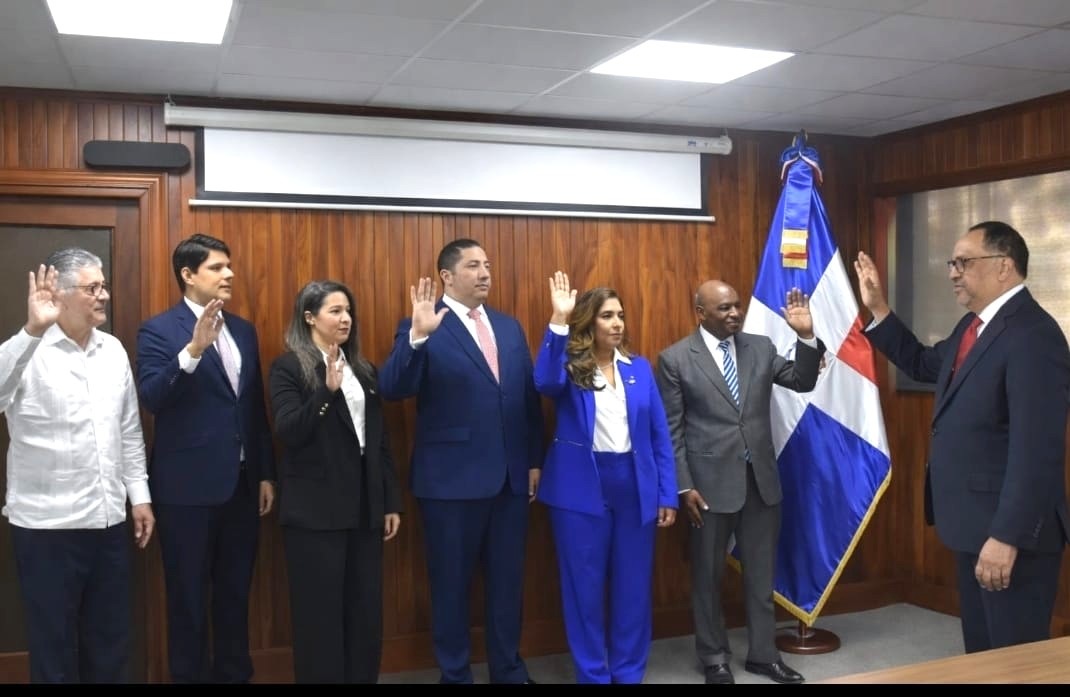Juramentan viceministros del Ministerio de Justicia y director general de Servicios Penitenciarios