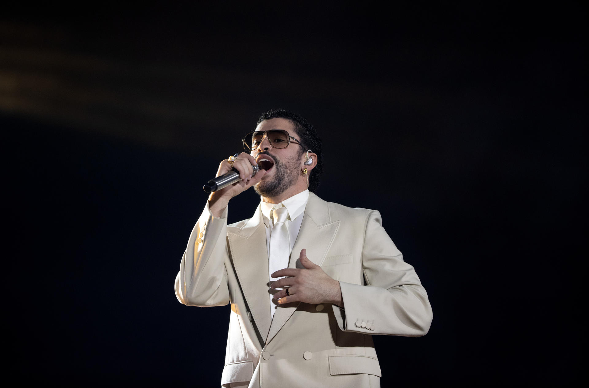 Premio Lo Nuestro 2026: Bad Bunny triunfa al ganar las categorías Canción del Año y Álbum del Año - Noticias de hoy en República Dominicana | De Último Minuto