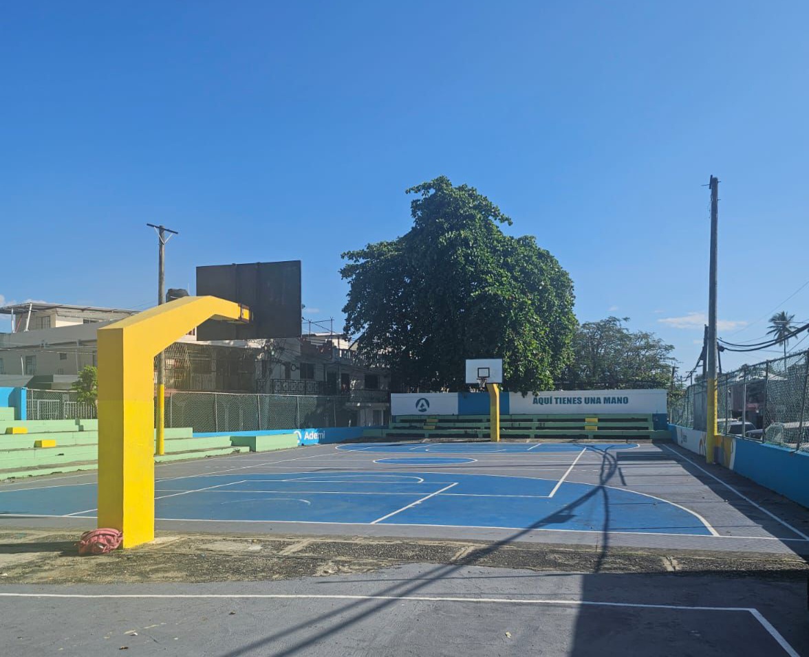 Inician techado y remodelación del Club Hugo Kunhardt en Puerto Plata