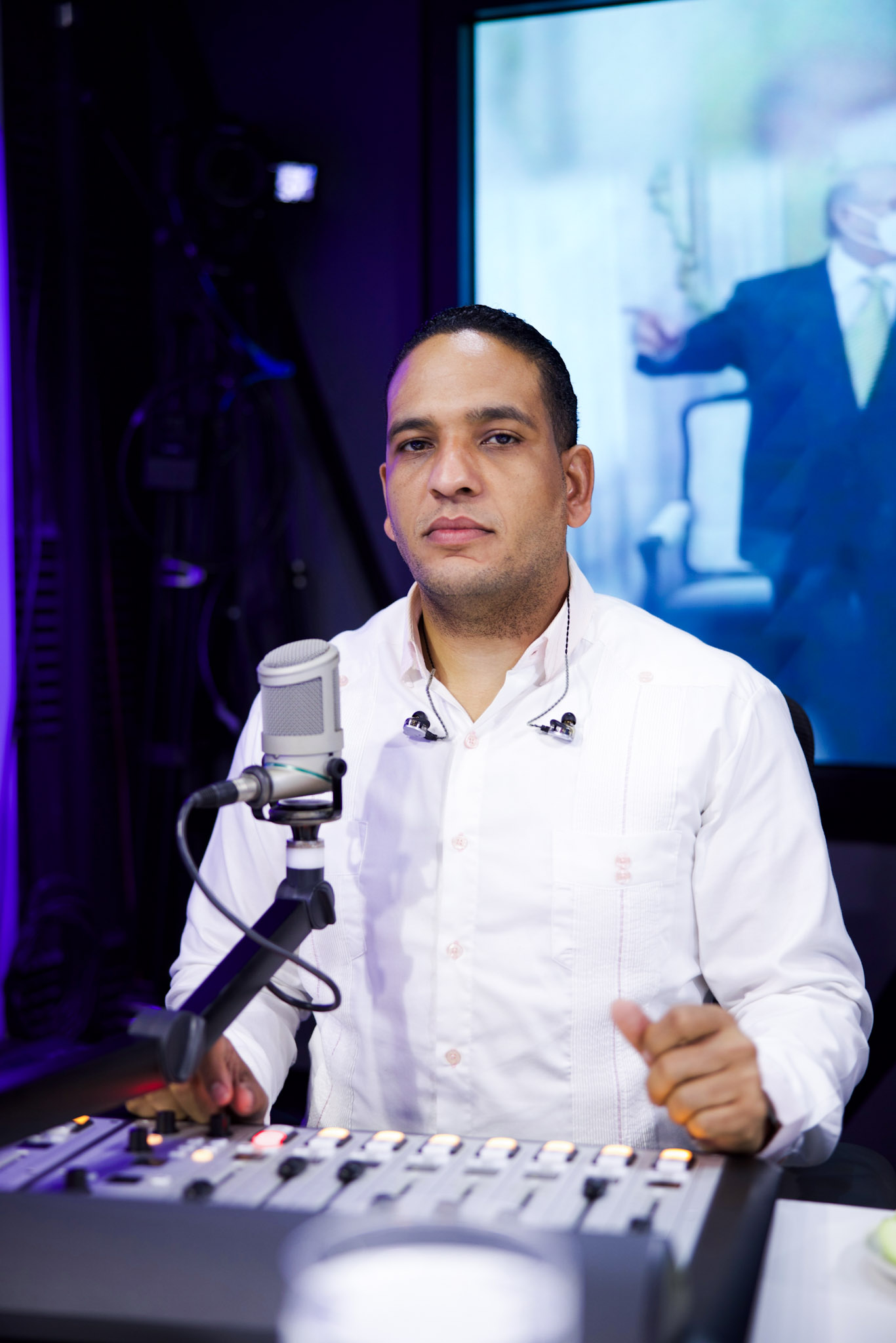 Hansel García explota contra Danilo Medina y Leonel Fernández por dividir la oposición