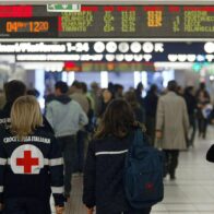 Investigan a 21 policías por robar 300.000 euros en ropa en la estación central de Roma