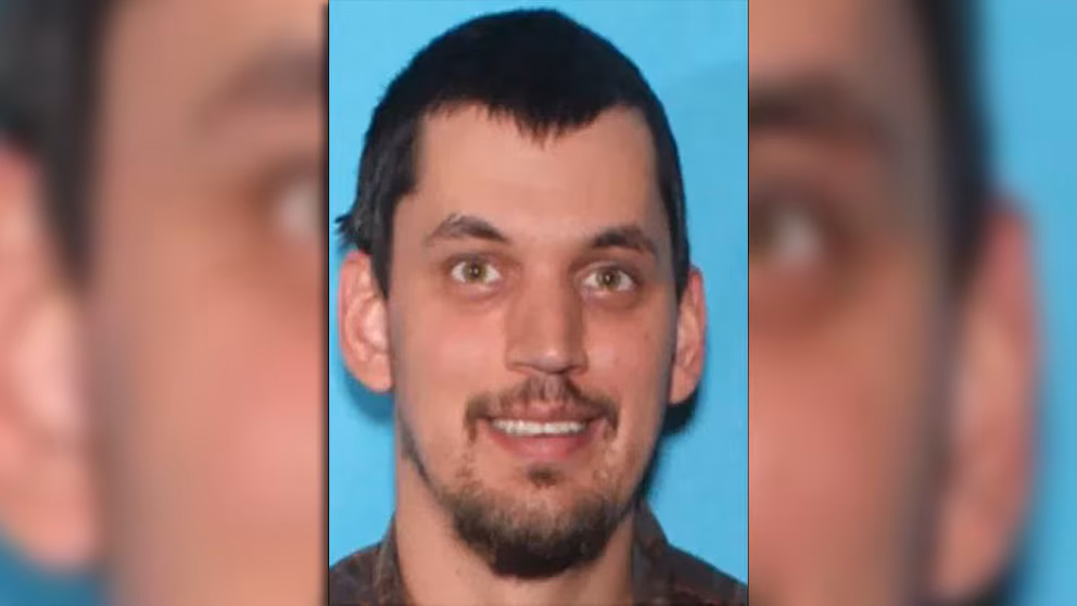 Asesina a un vecino, secuestró a su pareja embarazada e incendió la casa | 4 | Asesina a un vecino, secuestró a su pareja embarazada e incendió la casa - Noticias de hoy en República Dominicana | De Último Minuto