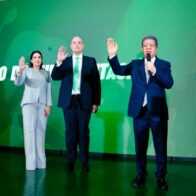 José del Castillo se juramenta como nuevo miembro de la Fuerza del Pueblo
