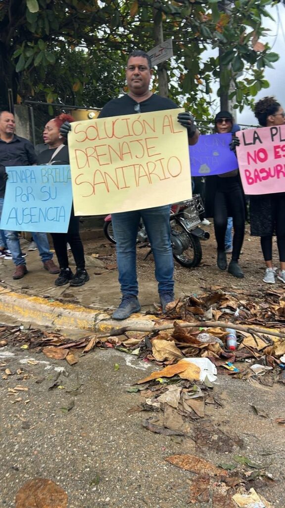Marchan en Las Terrenas contra la contaminación en ríos y playas | 3 | Marchan en Las Terrenas contra la contaminación en ríos y playas - Noticias de hoy en República Dominicana | De Último Minuto