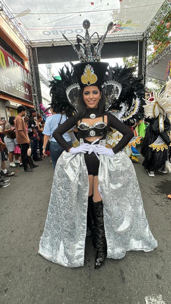 Bonao estalla de alegría con la primera salida del Carnaval 2026 | 7 | Bonao estalla de alegría con la primera salida del Carnaval 2026 - Noticias de hoy en República Dominicana | De Último Minuto