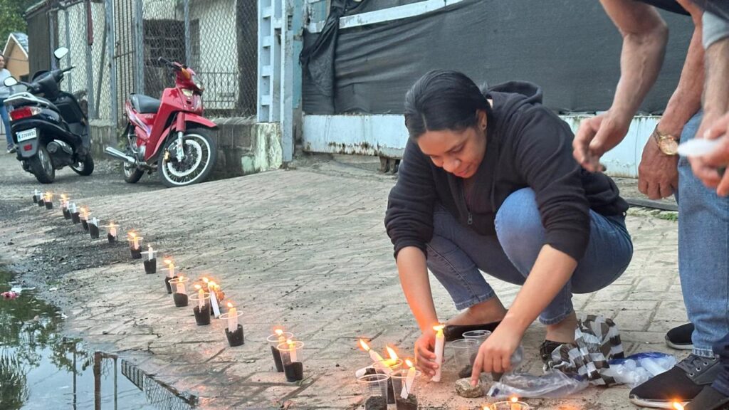 Residentes de Bonao realizan encendido de velas contra planta de gas en la avenida Juan Bosch | 4 | Residentes de Bonao realizan encendido de velas contra planta de gas en la avenida Juan Bosch - Noticias de hoy en República Dominicana | De Último Minuto