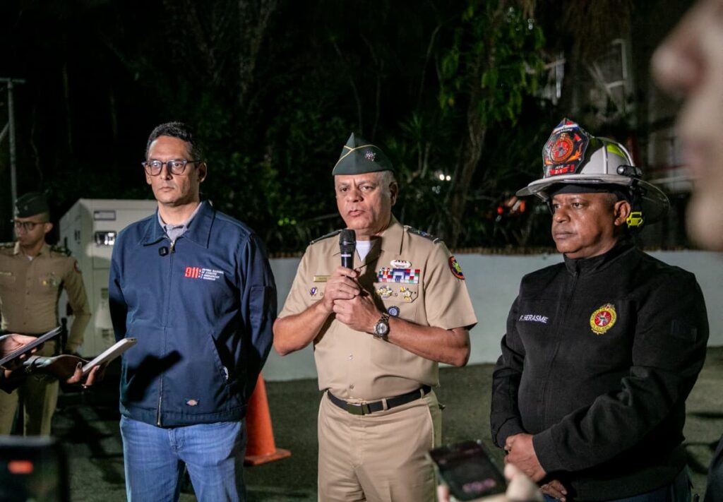 Incendio en instalaciones del 9-1-1 es controlado sin afectar la operatividad nacional - Noticias de hoy en República Dominicana | De Último Minuto