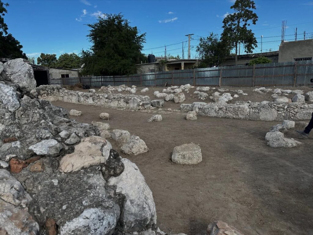 Gobernación de Azua respalda trabajos arqueológicos para localizar los restos del cacique Enriquillo - Noticias de hoy en República Dominicana | De Último Minuto