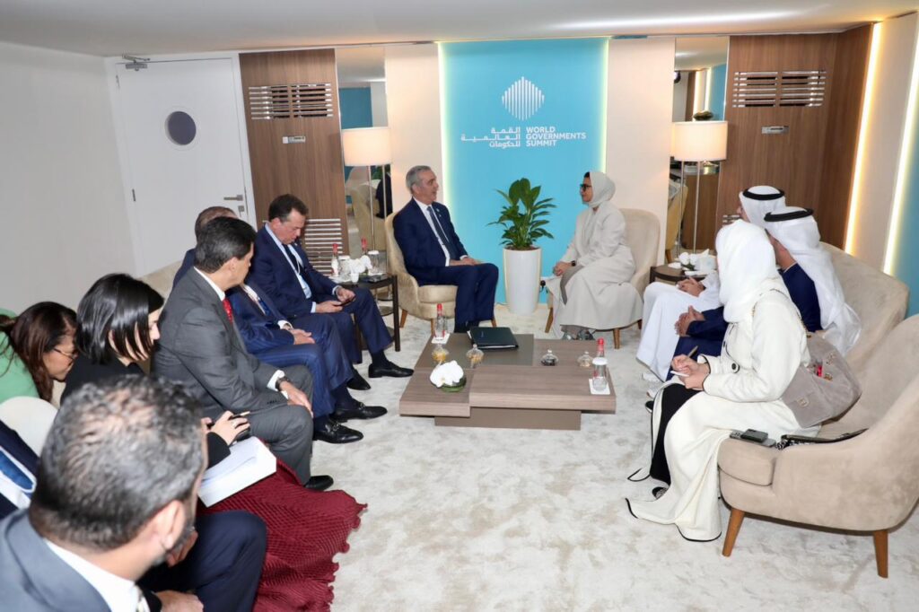 Abinader promueve hub logístico dominicano y amplía cooperación con Paraguay, Ecuador y Emiratos Árabes Unidos - Noticias de hoy en República Dominicana | De Último Minuto