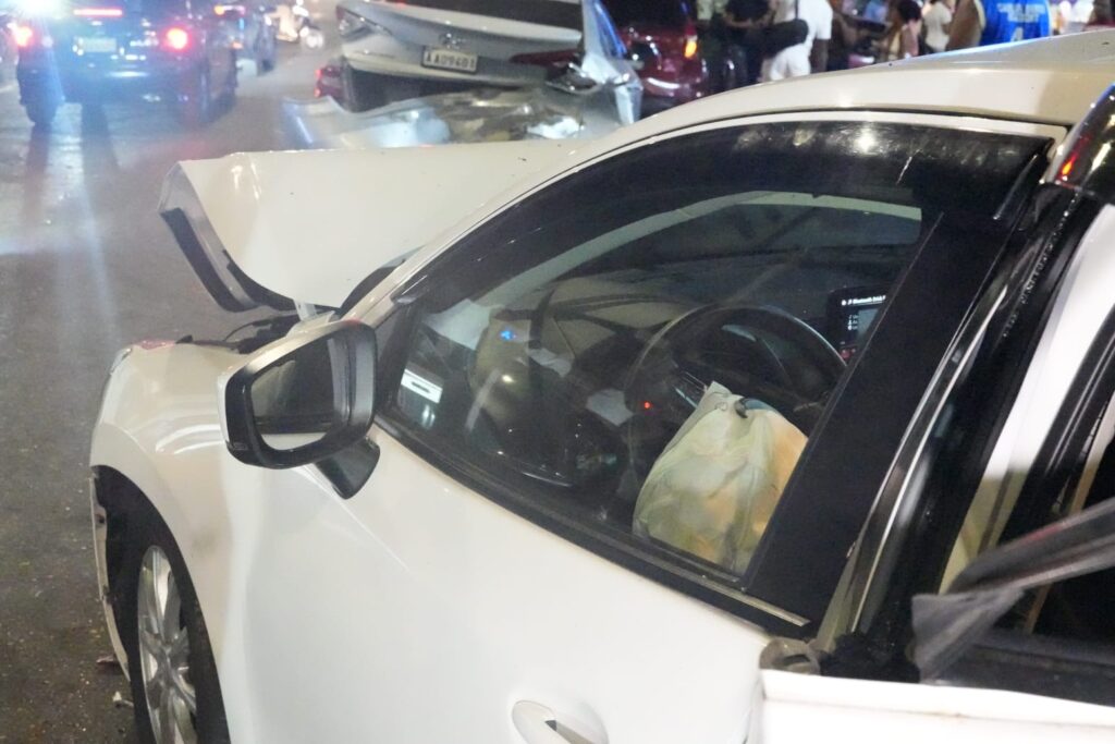 Aparatoso accidente de tránsito involucra a 5 vehículos en la avenida San Vicente de Paúl | 8 | Aparatoso accidente de tránsito involucra a 5 vehículos en la avenida San Vicente de Paúl - Noticias de hoy en República Dominicana | De Último Minuto