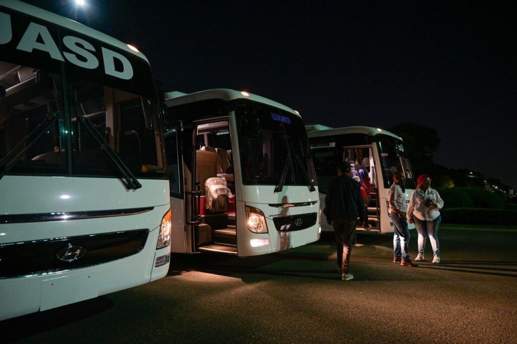 UASD refuerza su sistema de transporte y seguridad interna con nuevos vehículos | 2 | UASD refuerza su sistema de transporte y seguridad interna con nuevos vehículos - Noticias de hoy en República Dominicana | De Último Minuto