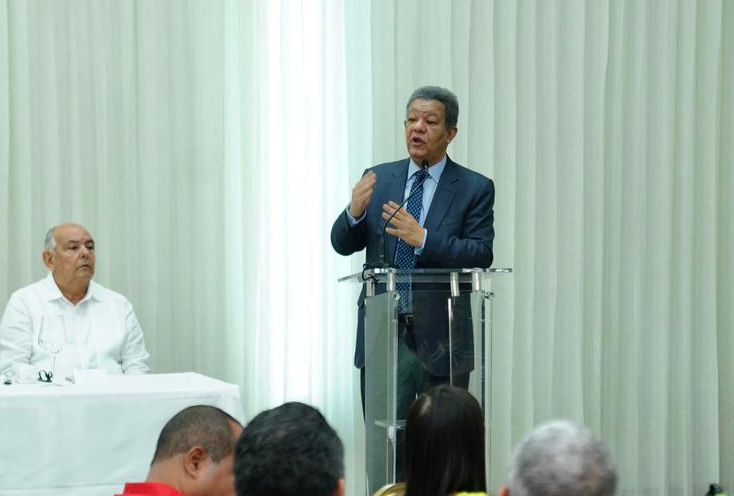 Leonel garantiza respaldo estatal a las cooperativas en un gobierno de la FP - Noticias de hoy en República Dominicana | De Último Minuto
