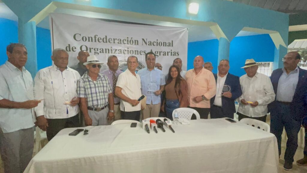 CONAGRA reconoce a Elías Hasboun y a destacados actores del sector agrario en La Vega | 3 | CONAGRA reconoce a Elías Hasboun y a destacados actores del sector agrario en La Vega - Noticias de hoy en República Dominicana | De Último Minuto