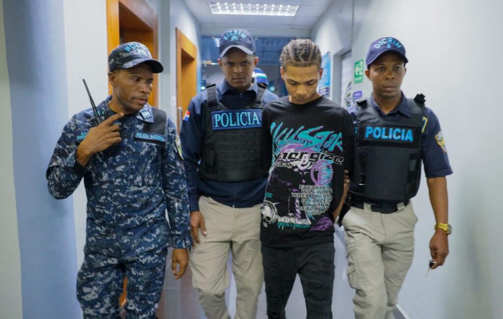 Se entregan tres supuestos implicados en homicidio a machetazos en El Almirante | 2 | Se entregan tres supuestos implicados en homicidio a machetazos en El Almirante - Noticias de hoy en República Dominicana | De Último Minuto