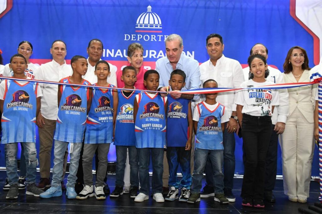 Abinader entrega de dos polideportivos en Puerto Plata con una inversión de RD$76 millones | 3 | Abinader entrega de dos polideportivos en Puerto Plata con una inversión de RD$76 millones - Noticias de hoy en República Dominicana | De Último Minuto