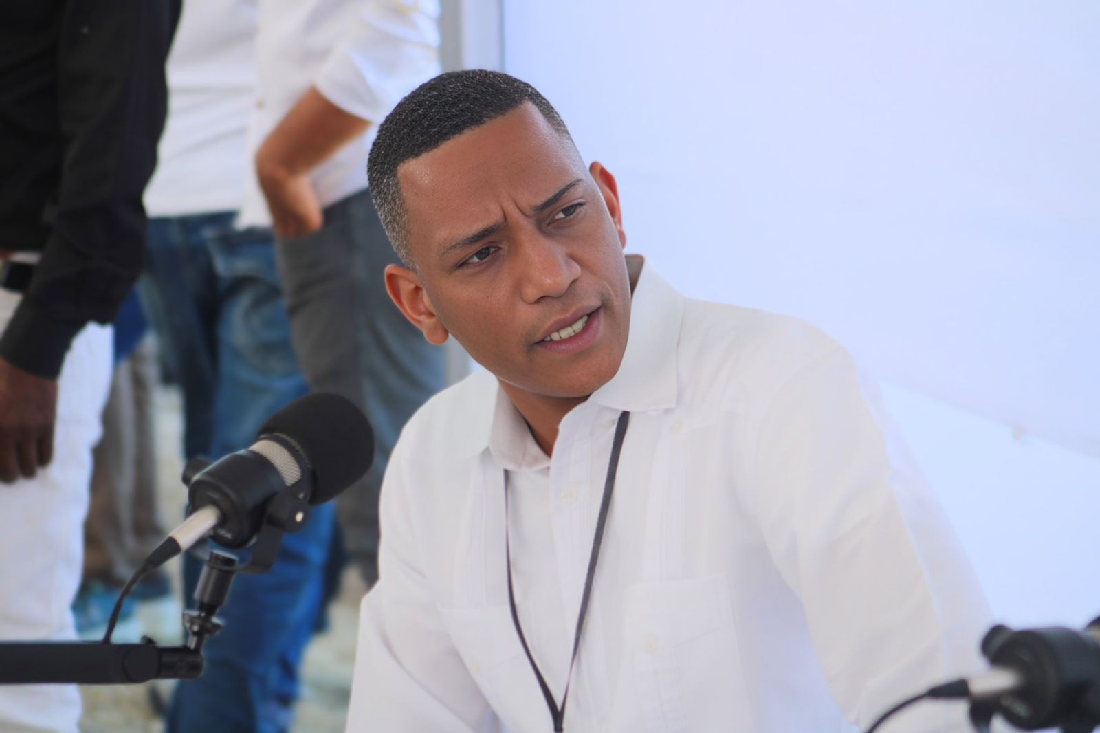 Regidor Sandy Báez denuncia prolongados apagones en Padre Las Casas