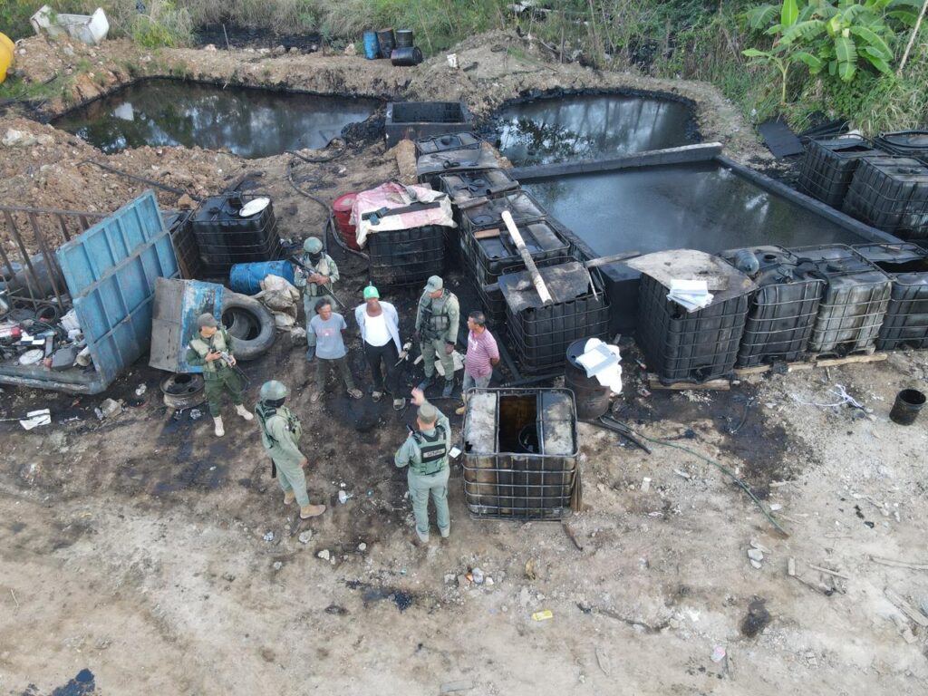 Autoridades desmantelan depósito clandestino de residuos y paralizan empresas vinculadas | 4 | Autoridades desmantelan depósito clandestino de residuos y paralizan empresas vinculadas - Noticias de hoy en República Dominicana | De Último Minuto