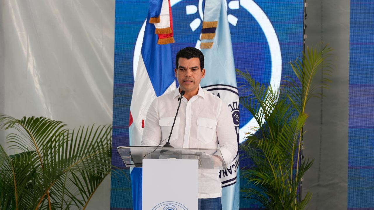 Presidente Abinader y director del INAPA inauguran obras en Azua