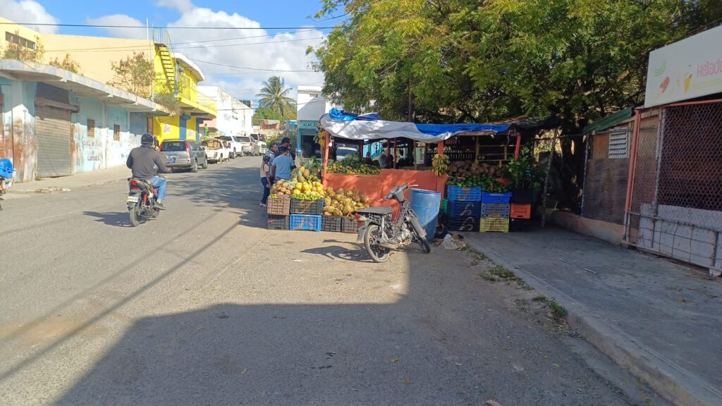 Dirección Provincial de Salud y Ayuntamiento refuerzan controles sanitarios en el Mercado Municipal de La Romana | 2 | Dirección Provincial de Salud y Ayuntamiento refuerzan controles sanitarios en el Mercado Municipal de La Romana - Noticias de hoy en República Dominicana | De Último Minuto