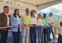 Senadora Lia Díaz destaca impacto de electrificación solar en El Gramazo