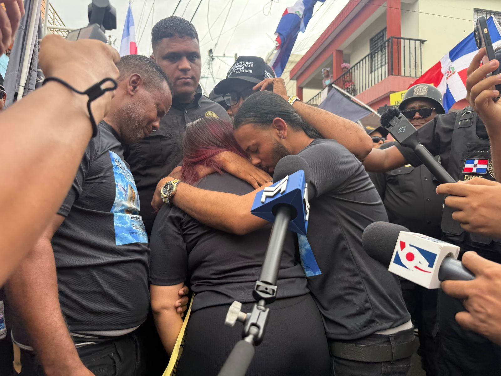 Hermana de joven ultimado por haitianos en Los Mina exige crimen no quede impune