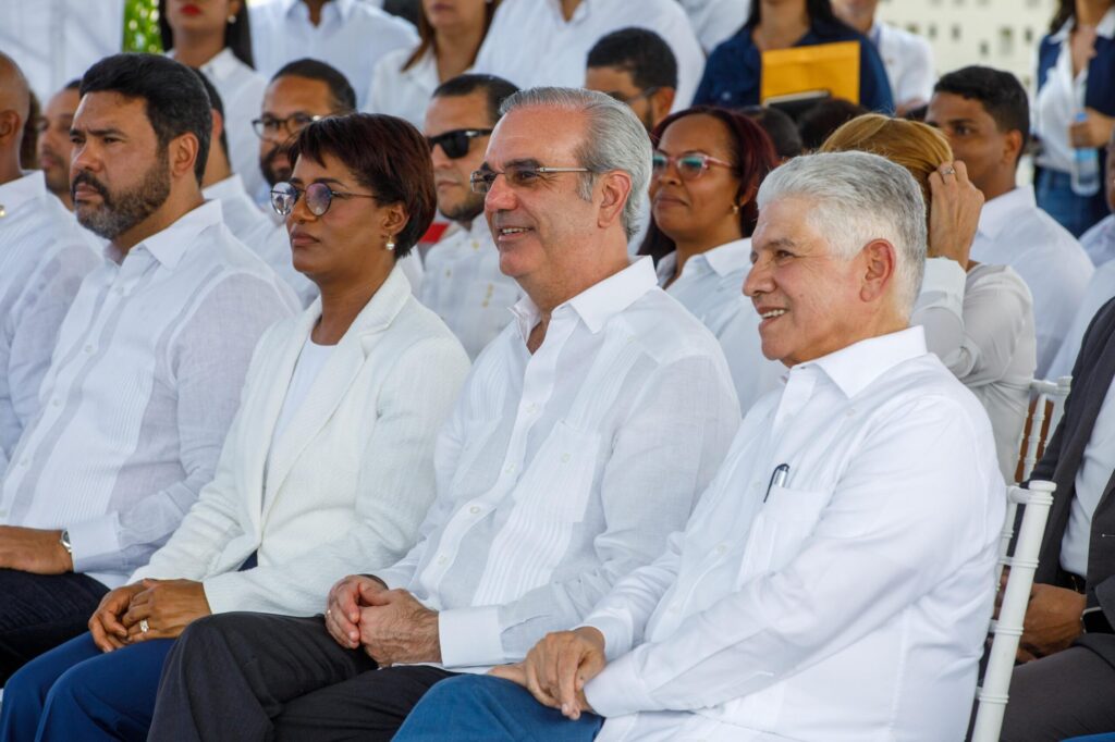 Abinader inaugura moderno mercado municipal en Higüey | 4 | Abinader inaugura moderno mercado municipal en Higüey - Noticias de hoy en República Dominicana | De Último Minuto
