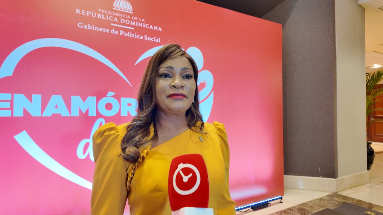 Altagracia de los Santos rechaza proyecciones de Leonel y asegura continuidad del PRM en 2028
