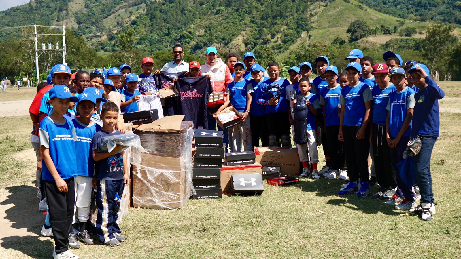 New York Yankees realizan jornada solidaria y benefician a más de 100 menores en San José de Ocoa