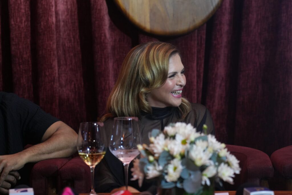 Propuesta teatral "Sin Pedir Permiso" reúne a comunicadoras destacadas y abre nueva función | 7 | Propuesta teatral "Sin Pedir Permiso" reúne a comunicadoras destacadas y abre nueva función - Noticias de hoy en República Dominicana | De Último Minuto