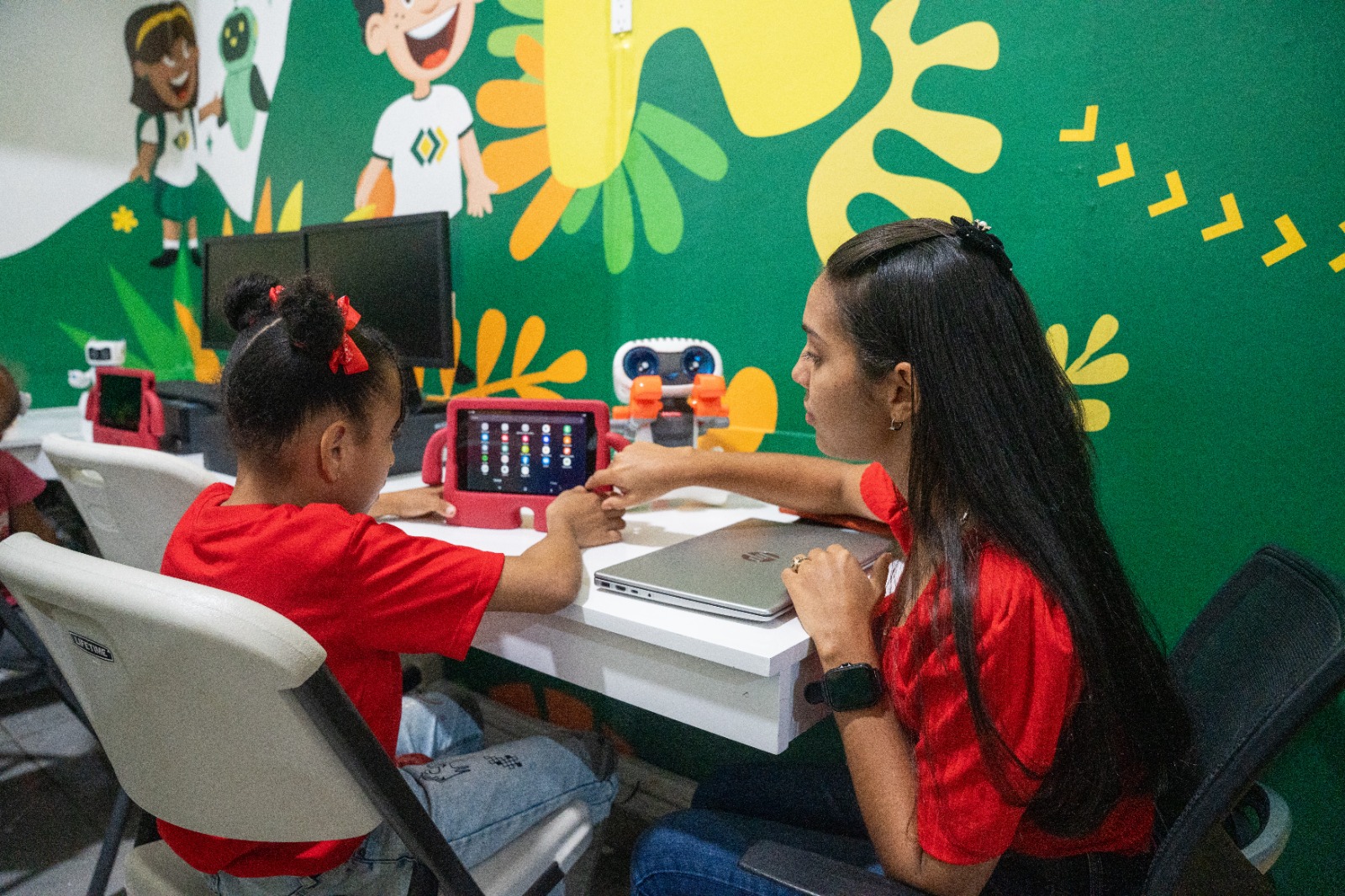 Banco Caribe dona Aula STEM a Acción Callejera en Santiago, impactando a más de 150 niños y adolescentes - Noticias de hoy en República Dominicana | De Último Minuto