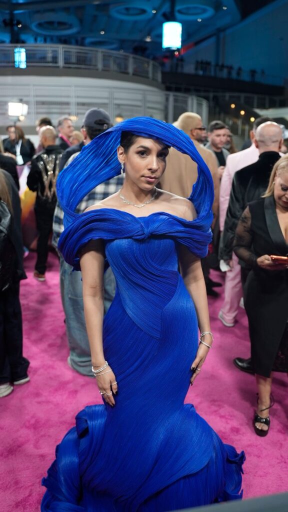 Dominicanos imponen estilo en la alfombra de Premio Lo Nuestro 2026 - Noticias de hoy en República Dominicana | De Último Minuto