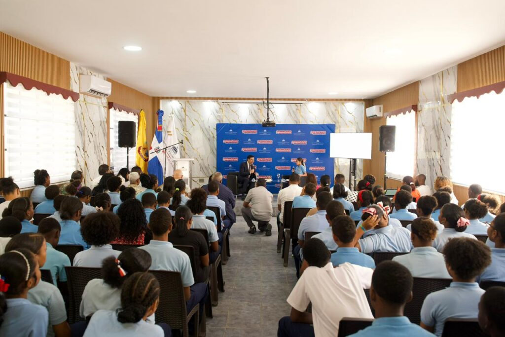 Roberto Ángel presenta campaña “Los dominicanos nos reconocemos” en Jimaní y Barahona | 3 | Roberto Ángel presenta campaña “Los dominicanos nos reconocemos” en Jimaní y Barahona - Noticias de hoy en República Dominicana | De Último Minuto