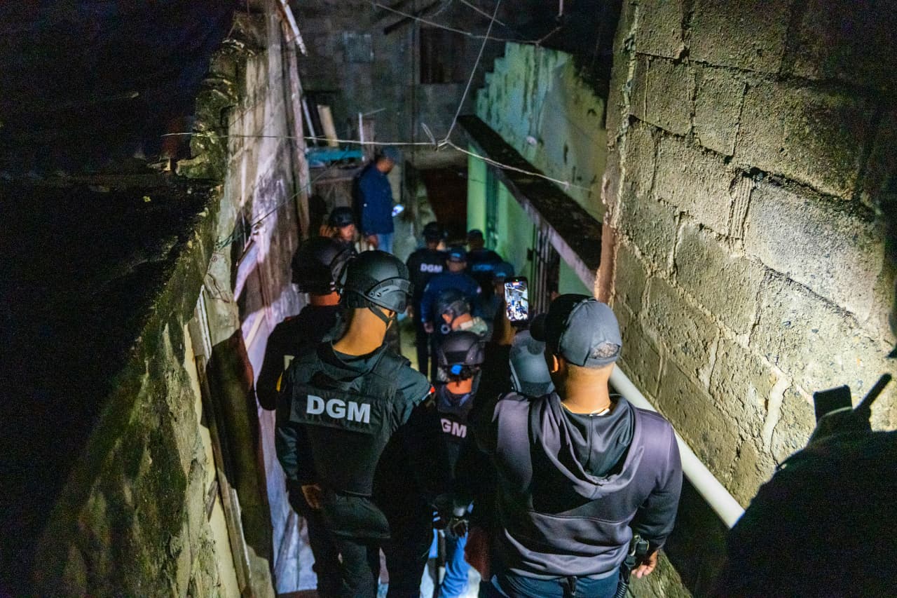DGM continúa operativos a nivel nacional con 3,070 detenidos y 2,979 deportados viernes y sábado: totalizan 535 en Los Mina en febrero - Noticias de hoy en República Dominicana | De Último Minuto