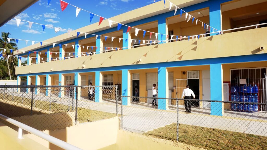 Entregan 16 aulas en centro educativo Villa Liberación en Samaná | 6 | Entregan 16 aulas en centro educativo Villa Liberación en Samaná - Noticias de hoy en República Dominicana | De Último Minuto