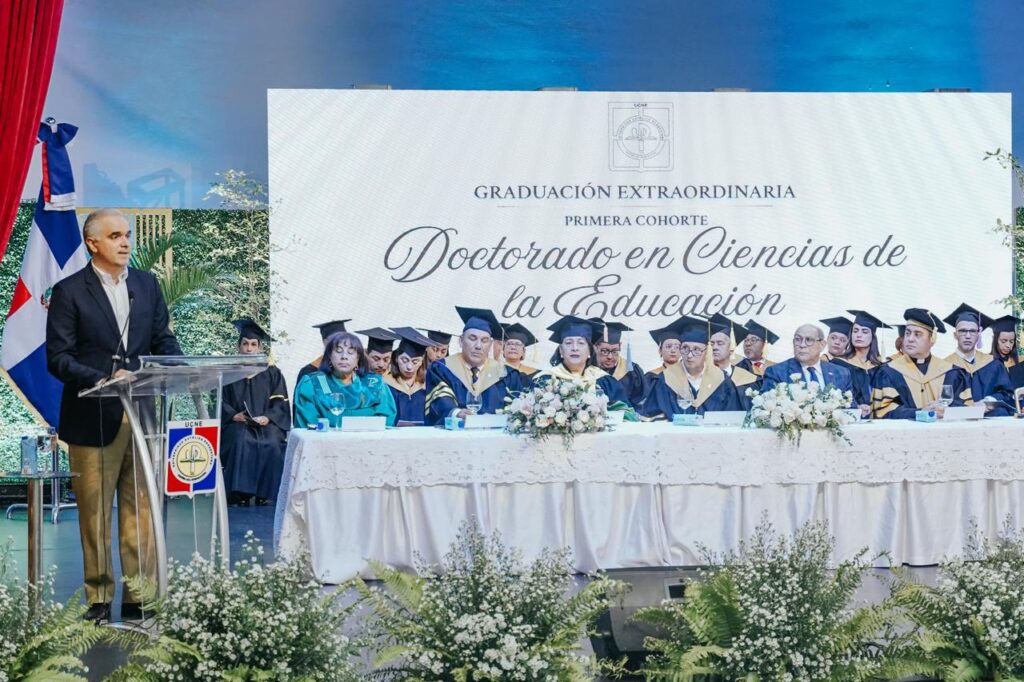 El magisterio es el eje clave para transformar el sistema educativo, afirma Luis Miguel De Camps | 3 | El magisterio es el eje clave para transformar el sistema educativo, afirma Luis Miguel De Camps - Noticias de hoy en República Dominicana | De Último Minuto