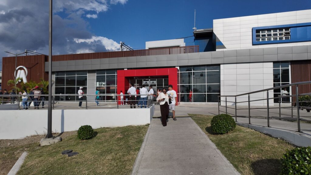 Presidente Abinader pone en operación la Línea 2C del Metro hacia Los Alcarrizos - Noticias de hoy en República Dominicana | De Último Minuto