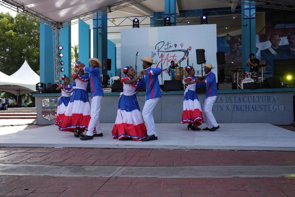 Ruta del Arte congrega a más de 300 estudiantes en Baní | 4 | Ruta del Arte congrega a más de 300 estudiantes en Baní - Noticias de hoy en República Dominicana | De Último Minuto